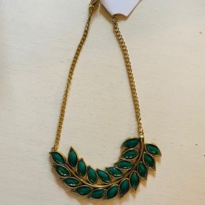 Green emerald colored necklace